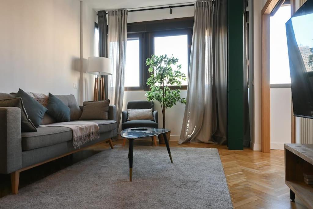 For You Rentals Apartamento Temporal Centrico De Dos Dormitorios Sil2 Madrid Exterior foto