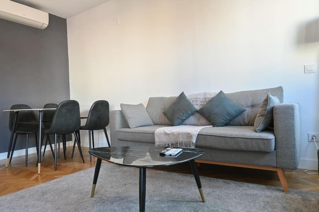 For You Rentals Apartamento Temporal Centrico De Dos Dormitorios Sil2 Madrid Exterior foto